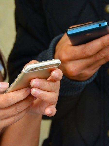 texting-1490691_1280